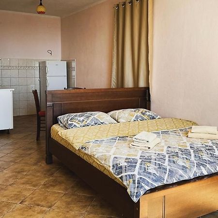 Green Line Guesthouse Бар Екстериор снимка