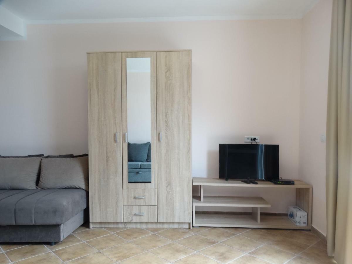 Green Line Guesthouse Бар Екстериор снимка