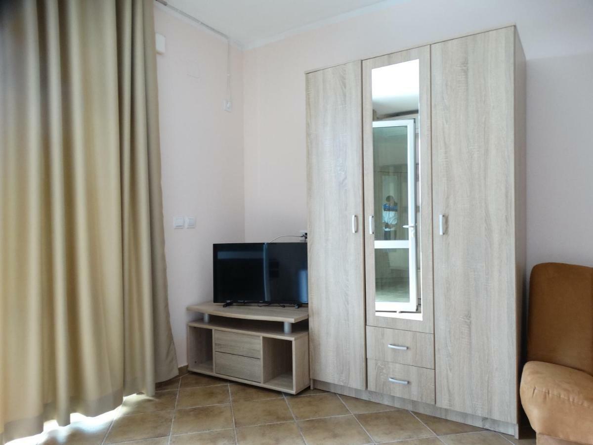 Green Line Guesthouse Бар Екстериор снимка