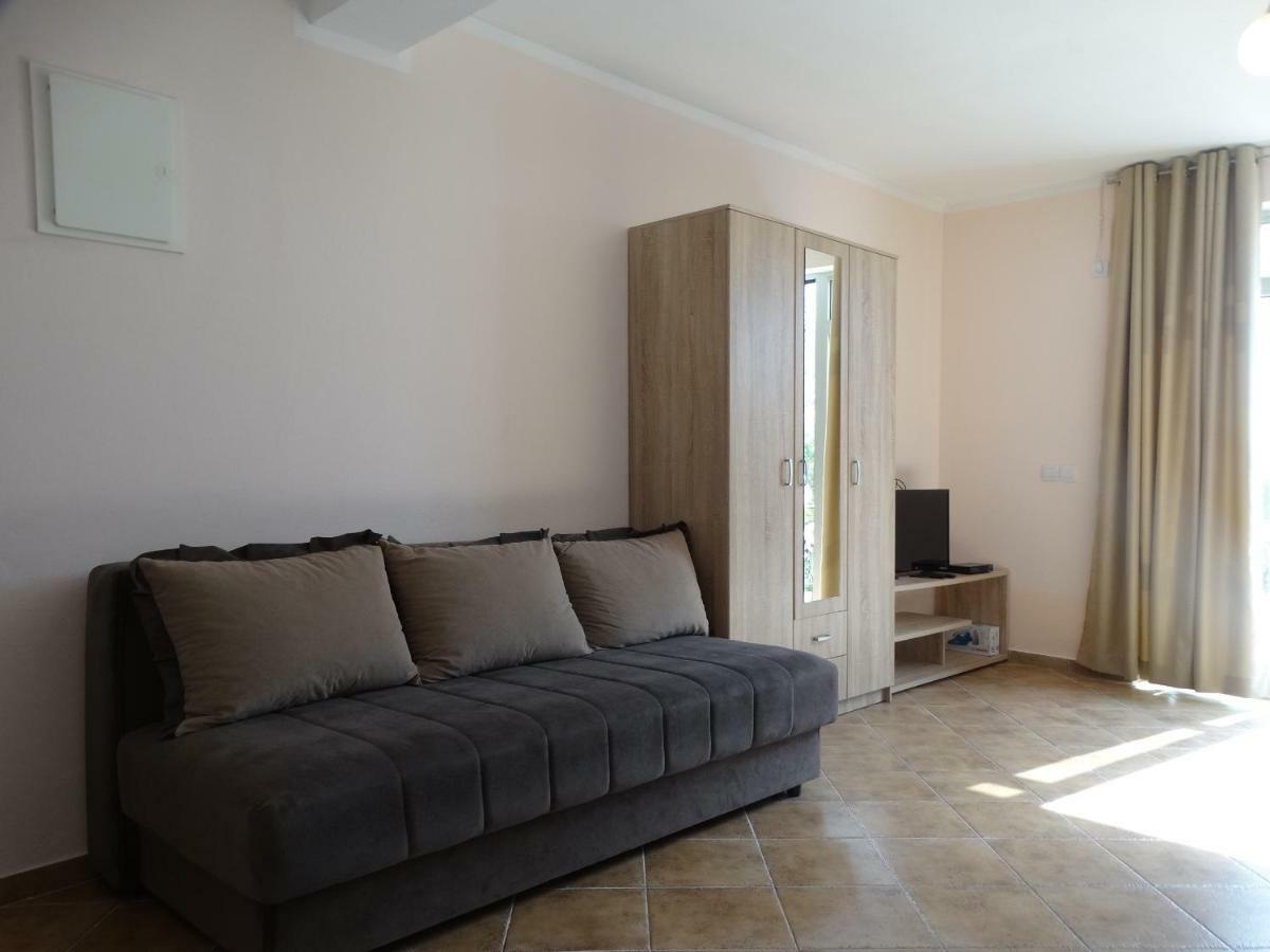 Green Line Guesthouse Бар Екстериор снимка