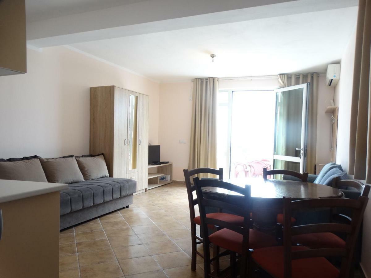 Green Line Guesthouse Бар Екстериор снимка