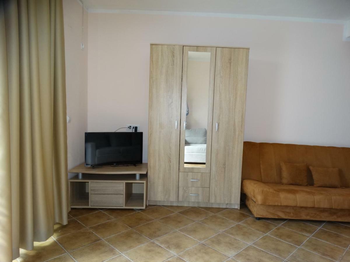 Green Line Guesthouse Бар Екстериор снимка